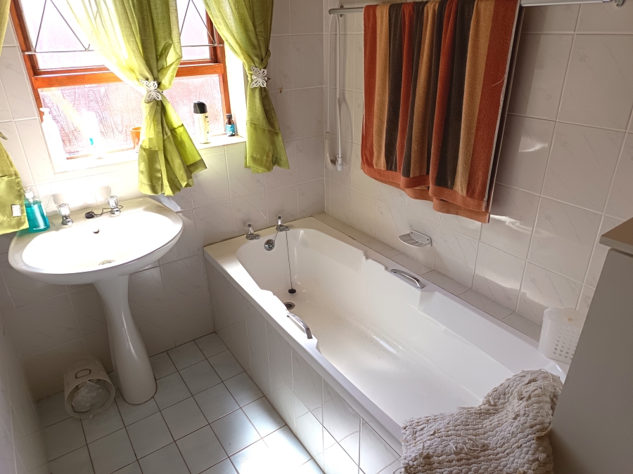 2 Bedroom Property for Sale in Noorsekloof Eastern Cape